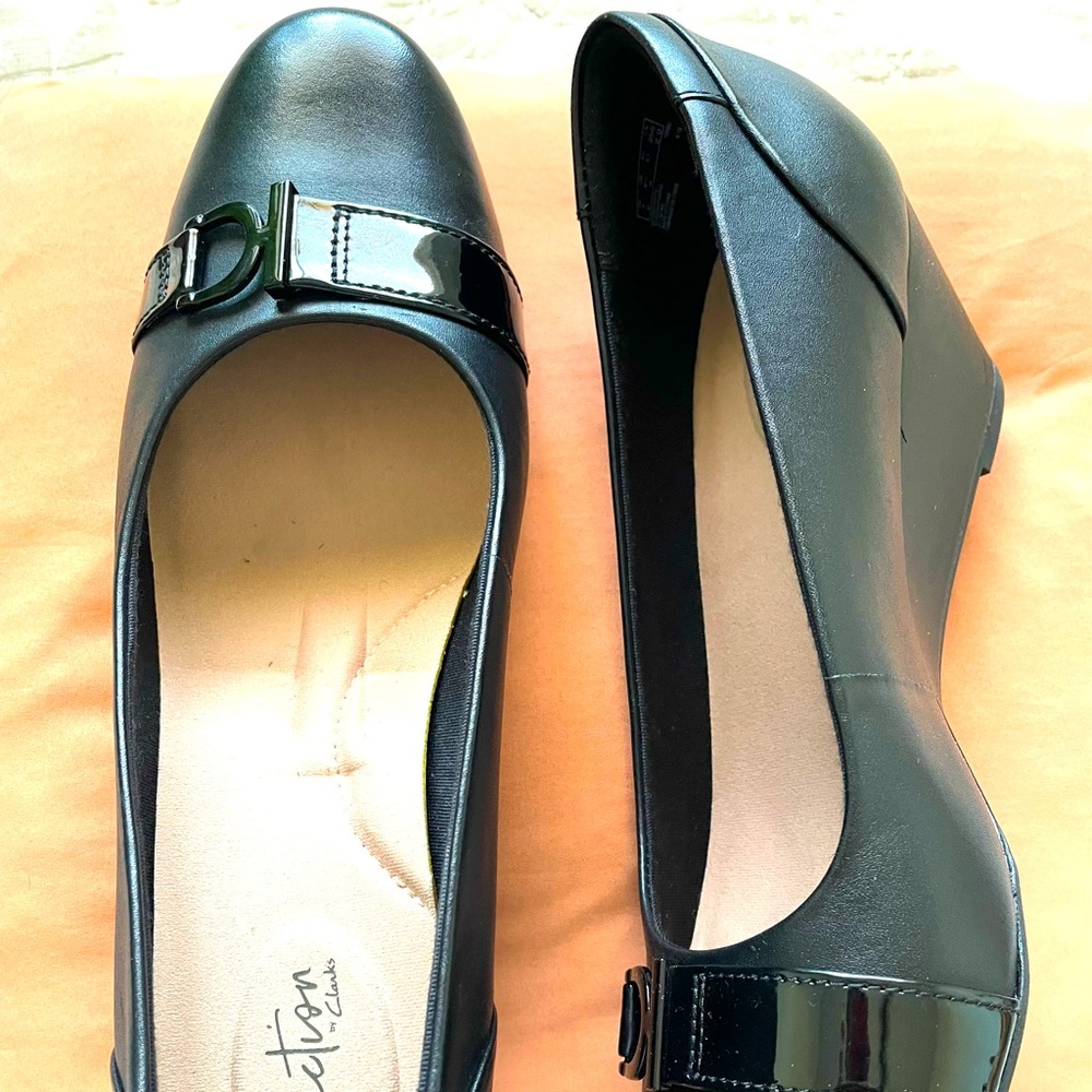 SALE! NWOT Clarks Comfort Collection Black Dress Wedge Patent Leather